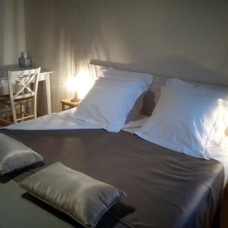 Chambres De La Porte Aux Moines Vouvant Kültér fotó