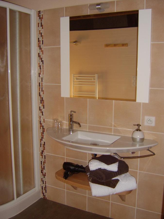 Chambres De La Porte Aux Moines Vouvant Kültér fotó