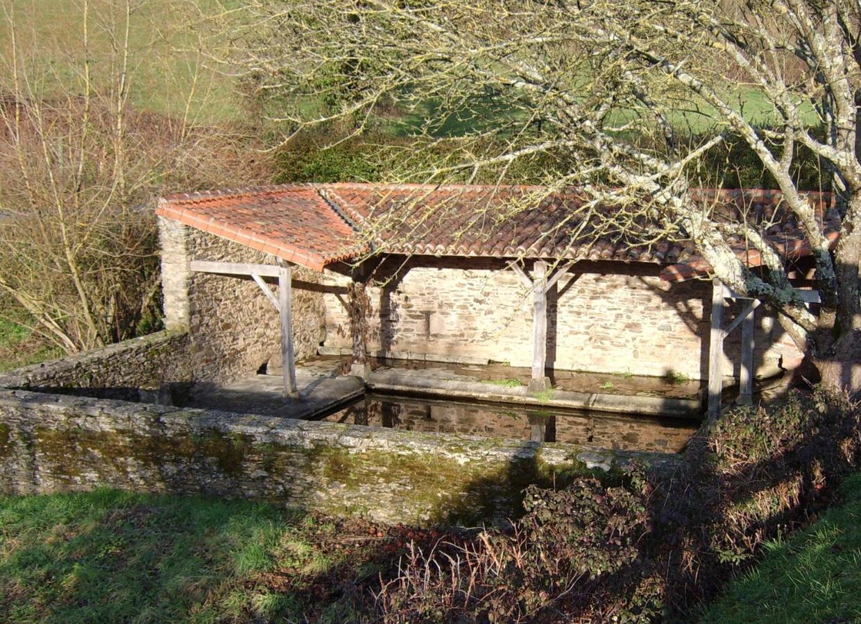 Chambres De La Porte Aux Moines Vouvant Kültér fotó