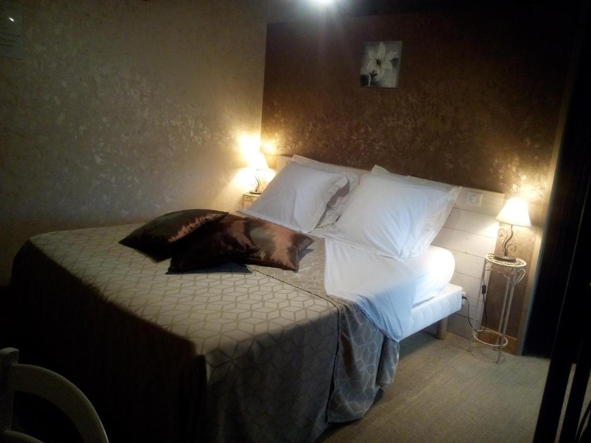 Chambres De La Porte Aux Moines Vouvant Kültér fotó