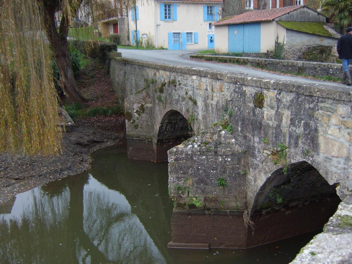 Chambres De La Porte Aux Moines Vouvant Kültér fotó
