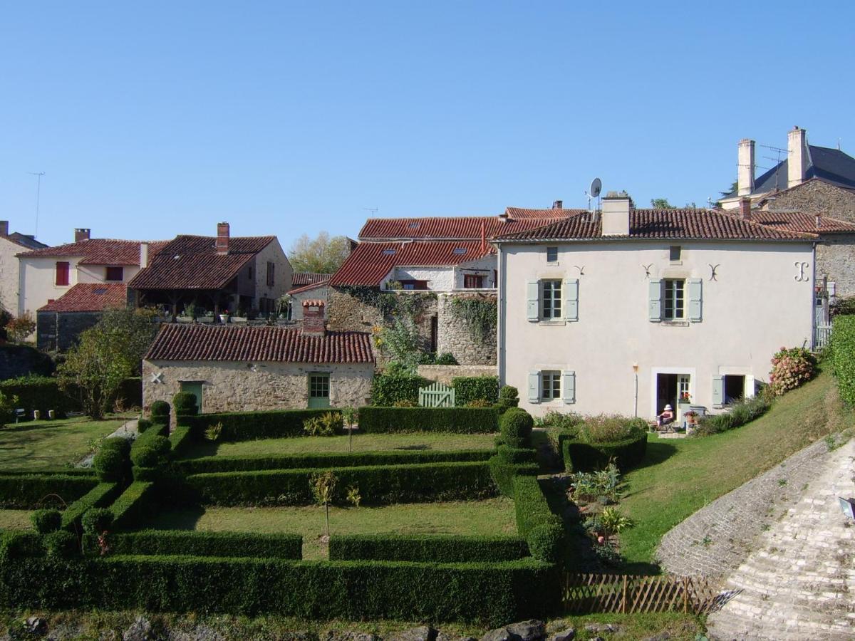 Chambres De La Porte Aux Moines Vouvant Kültér fotó