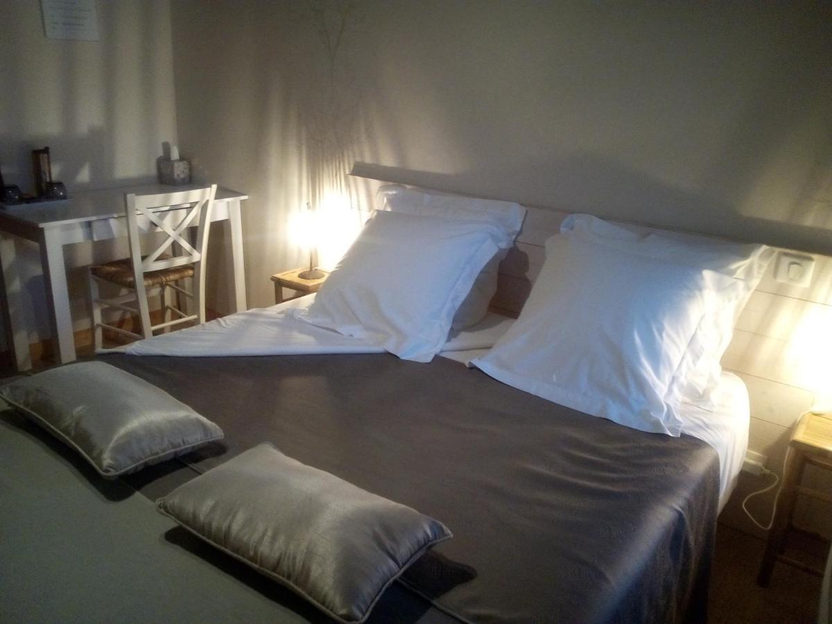 Chambres De La Porte Aux Moines Vouvant Kültér fotó