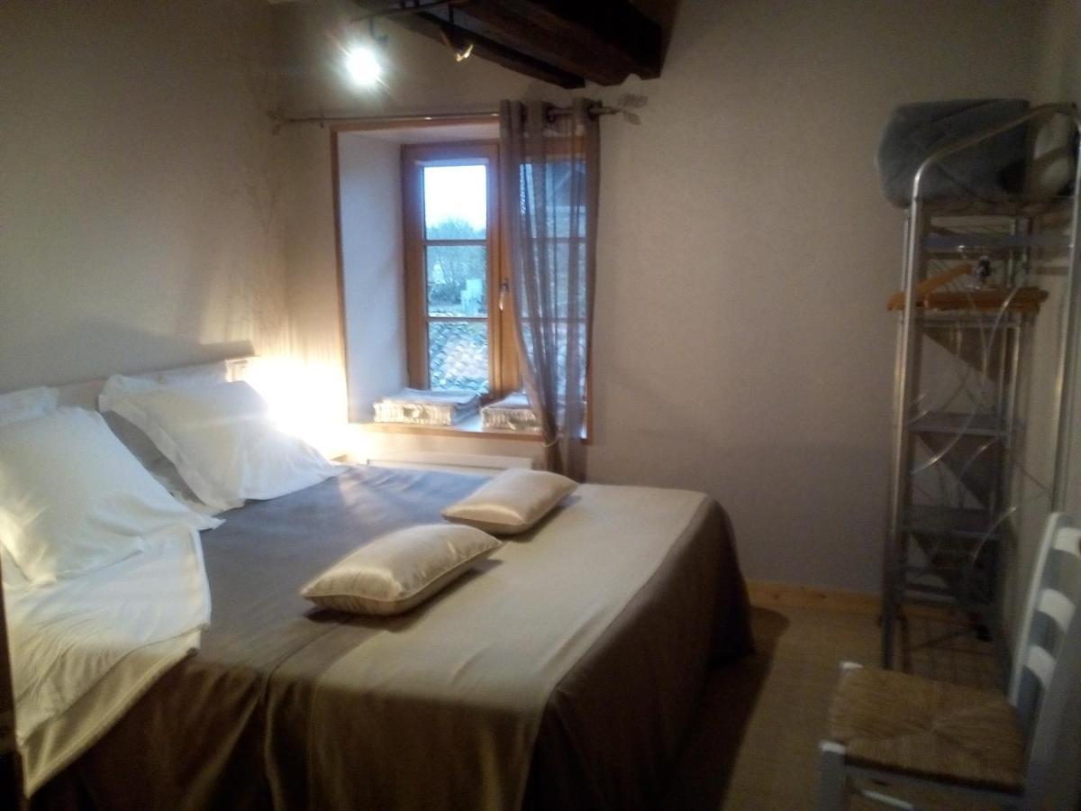 Chambres De La Porte Aux Moines Vouvant Kültér fotó